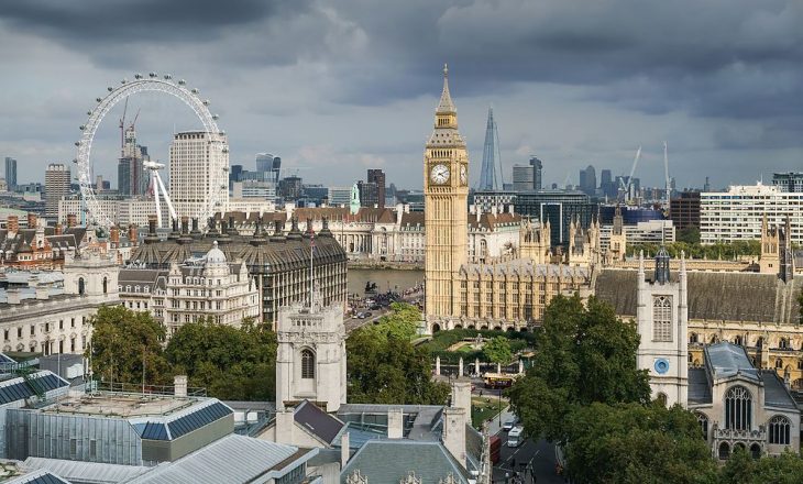 Sundimi i Londrës, si kryeqyteti i financave të botës, po vihet në rrezik