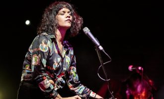 Këngëtarja amerikane Shilpa Ray vjen për herë të parë në Kosovë