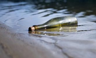 Gjendet në Australi një mesazh në shishe 50 vite i vjetër