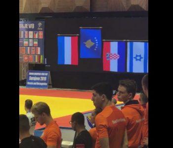 Xhudoja prezanton tekstin e himnit të Kosovës në Bosnjë e Hercegovinë