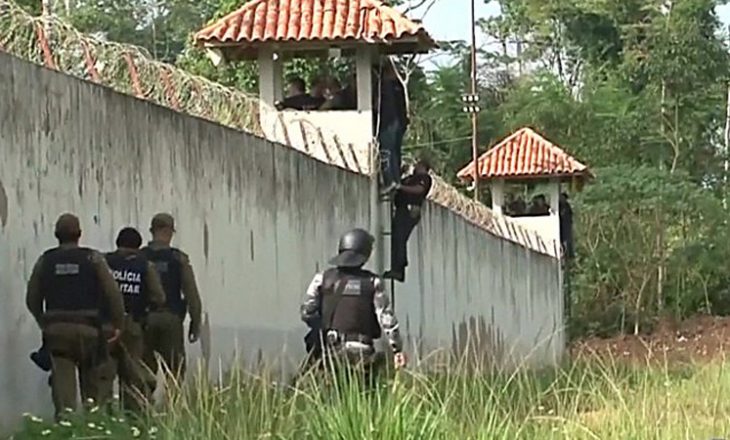 Sherr mes bandave në burg, 52 të vdekur në Brazil