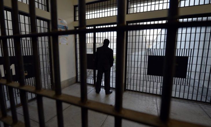 Një zyrtar i Qeverisë e një guardian tentuan ta arratisin nga burgu Milloshevqin- sa u dënuan ata?