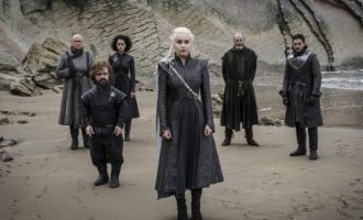 Shkrimtari i “Game of Thrones” thotë se nuk do të ndryshojë asgjë në librat e ardhshëm