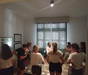 Nga Parisi për t’u njohur me të kaluarën komuniste të Shqipërisë