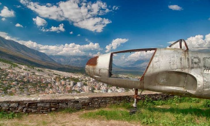 The Independent shkruan për Gjirokastrën: Nëse s’ju pëlqen rreziku, mos shkoni atje