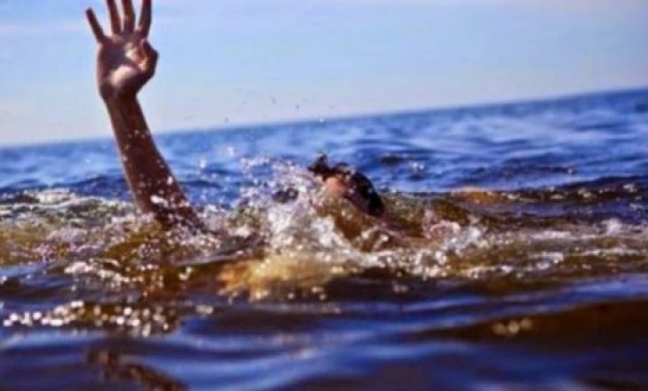Shpëtohet një 21-vjeçar, rrezikonte të mbytej në det