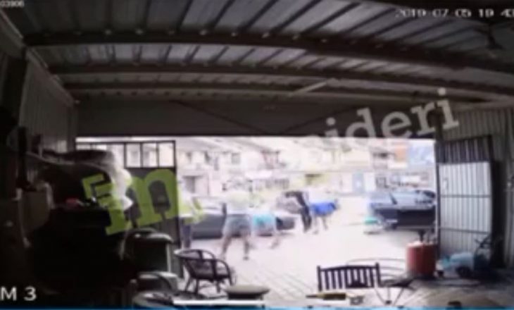 VIDEO (+18): Sulm fizik nën kërcënimin e armës në Pejë – vikimës i shkaktohen lëndime të rënda