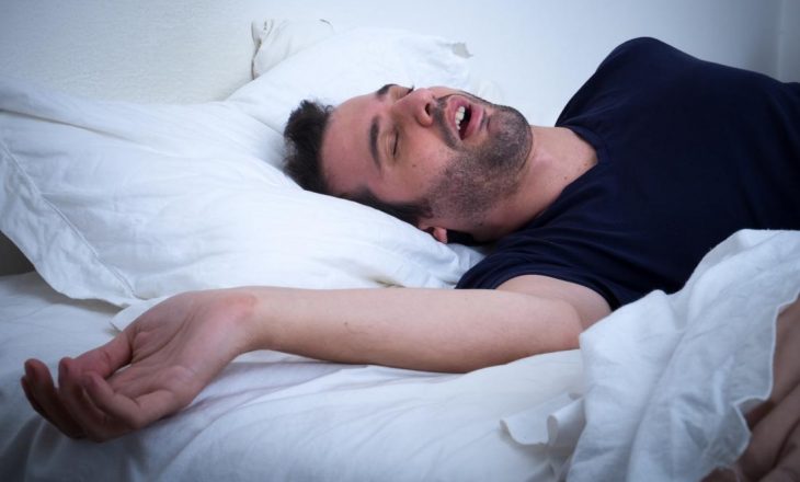 Gjumi i tepërt, i dëmshëm për shëndet
