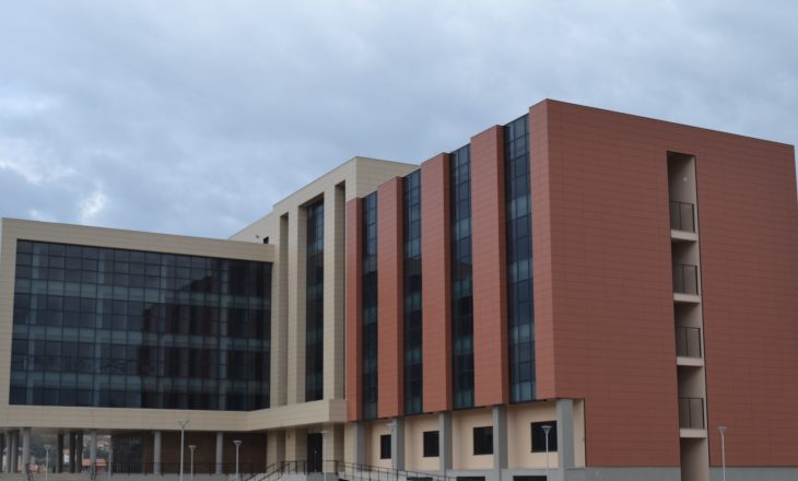 KSHC ia riakrediton Universitetit të Mitrovicës tetë programe