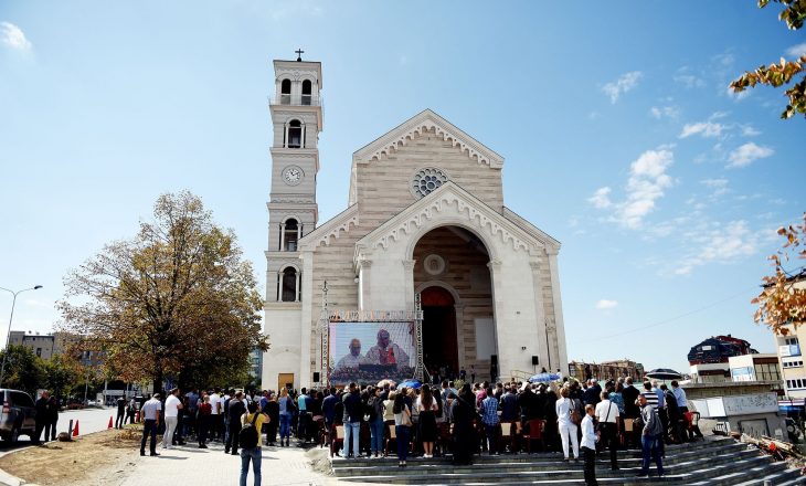 Pse nuk martohen priftërinjtë – tregon famullitari nga Ferizaj Don Viktor Sopi