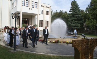 Si u mbyllen universitetet e hapura nga Hashim Thaçi në kohë fushate