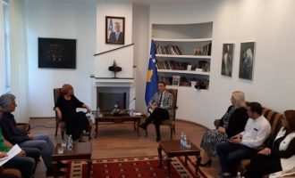 Çmimi kombëtar ‘Muslim Mulliqi’ për veprimtari jetësore postmortum iu nda Agim Çavdarbashës