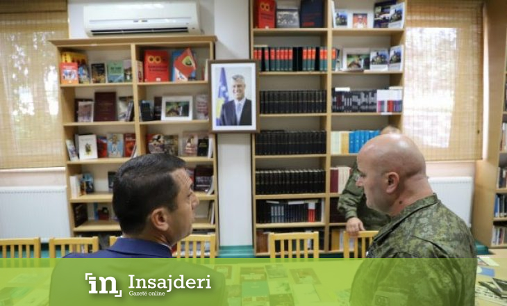 Ministri i Kulturës i dhuron FSK-së libra