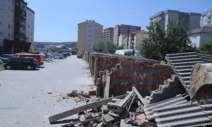 Vazhdon lirimi i hapësirave publike në Skenderaj