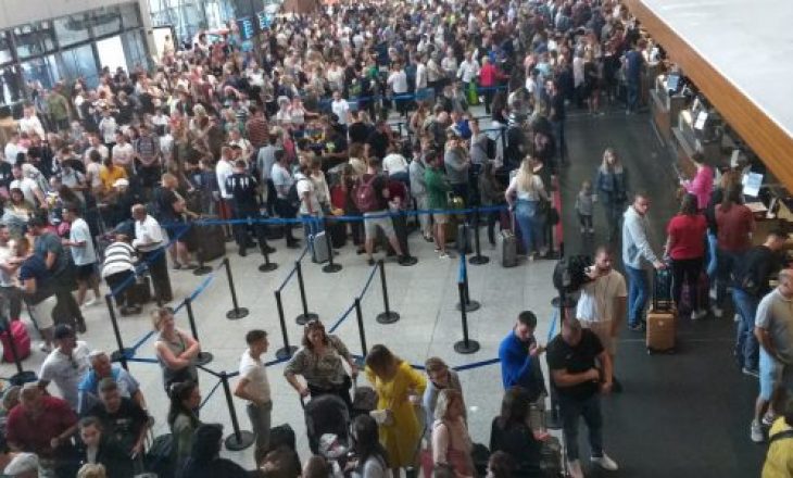 Vazhdon edhe sot greva e punëtoreve të Sindikatës së Pavarur të Punëtorëve në Aeroportin Ndërkombëtar të Prishtinës “ Adem Jashari”