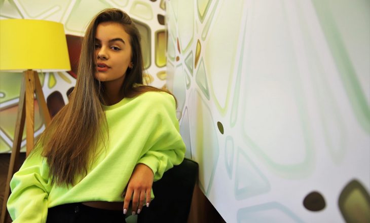 Valza Zhegrova feston ditëlindjen, merr dhuratë nga producenti i saj