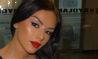 Tayna raciste në tekstet e saj