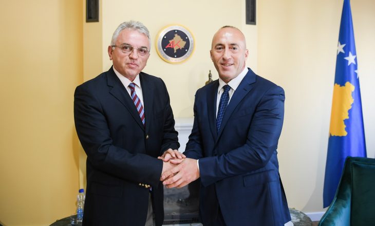 Doktori i filozofisë i bashkohet AAK-së