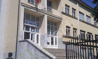 Xhami, park apo objekt afarist – Shkolla e kryeqytetit që pritet të rrënohet në prag të fillimit të vitit shkollor