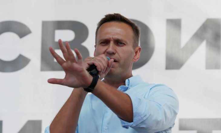 Navalny lirohet nga burgu pas 30 ditëve