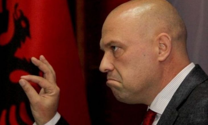 Pas largimit të Krastës e Rakipit, ‘shpërthen’ Manjani: Audienca e emisioneve të dy gazetarëve do t’i bëhet dhuratë