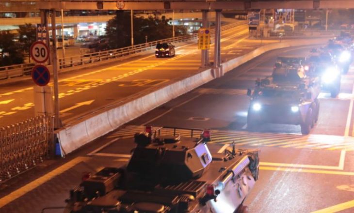 Kina dërgon forca të reja në Hong Kong
