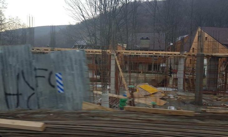 Detaje nga aksioni i Policisë në Brezovicë, ku u bastisën shtëpi e vila