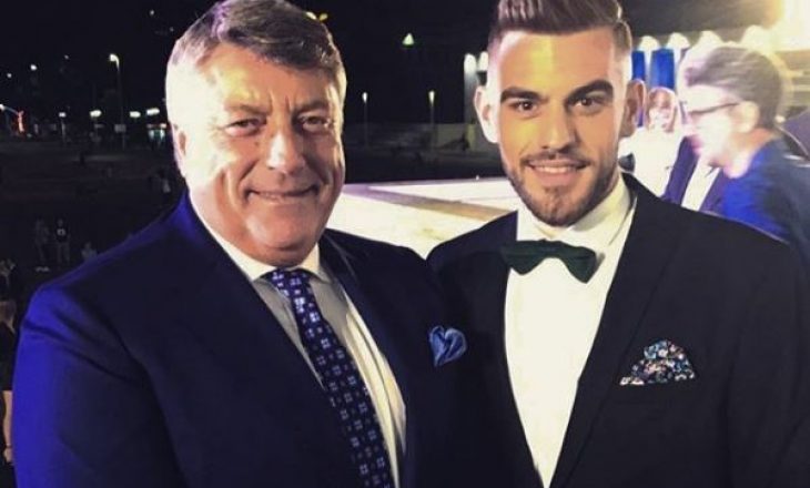 Ish-deputeti e quan këlysh djalin e ish-guvernatorit shqiptar