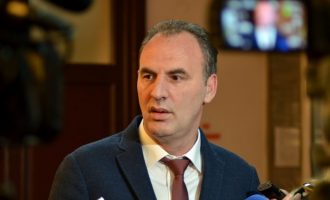 Limaj: Premtimet për ekonomi janë pallavra, dialogu është problem i Kosovës