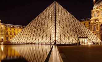 Turistët ankohen: Mungesë organizimi dhe kaos në Muzeun e Luvrit