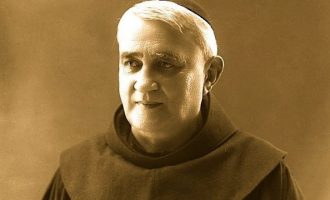 “Vërtetë ne kemi Bajram e Pashkë, por shqiptarinë e kemi bashkë”