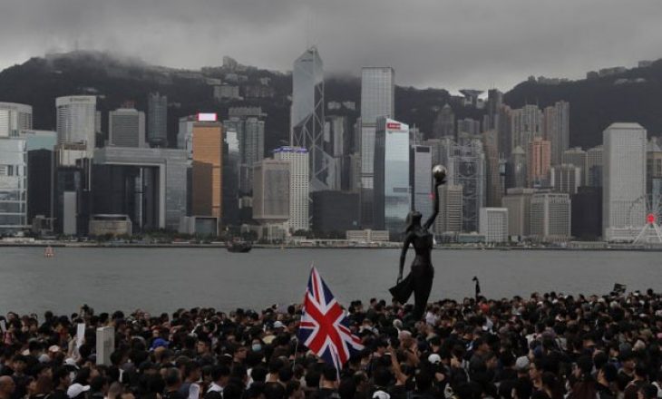 Arrestohet një punëtor i konsullatës britanike në Hong Kong