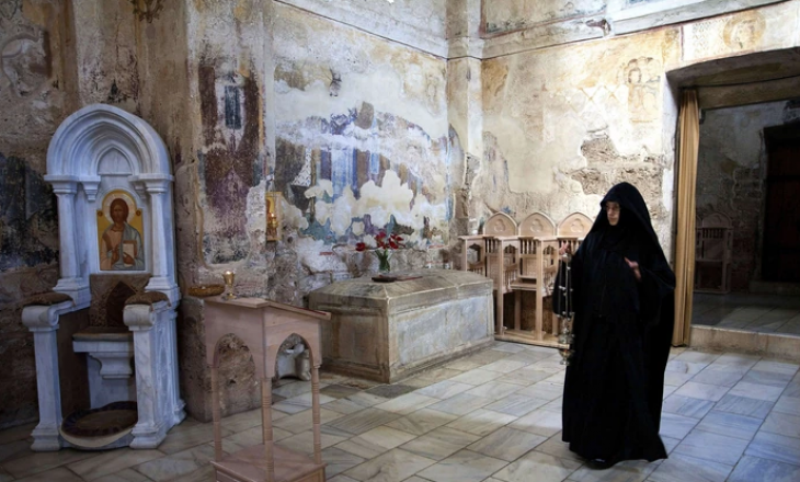 Sipas Tanjug, murgeshat serbe në Manastirin e Beshkës thonë se u kërcënuan nga shqiptarët