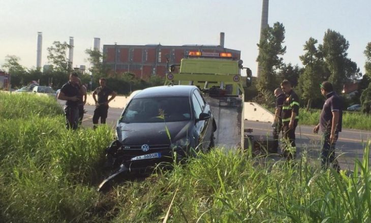 Vdesin dy shqiptarë në Itali, u përplasen me murin e autostradës