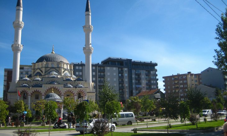 Arrestohet personi që deshi të vidhte në xhaminë e Mitrovicës