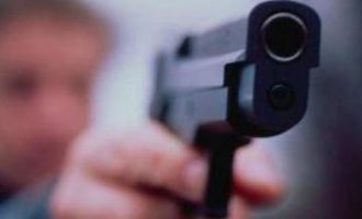 Tentim vrasje në Isniq të Deçanit – një person plagoset me armë zjarri