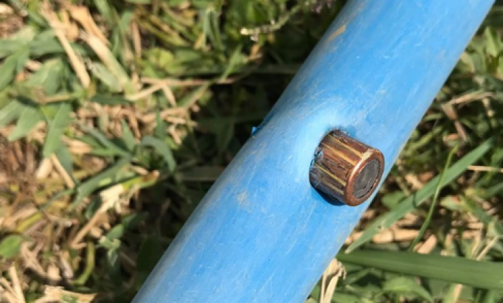 Qytetari gjen një plumb në gypin e ujit – “dasmat duhet festuar me zemër dhe jo me plumba”