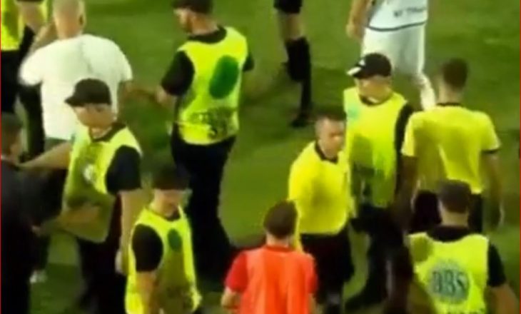 Ndërpritet ndeshja në kampionatin shqiptar, ja çfarë kanë bërë tifozët