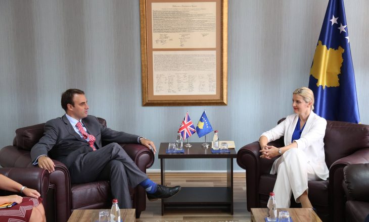 Ministria e Dhurata Hoxhës dërgon një njoftim të ri, korrigjon fjalët e ambasadorit O’Connell