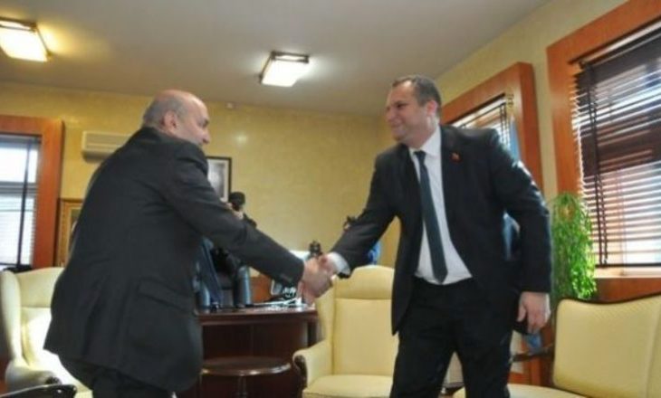 Pamje nga takimi i Isa Mustafës me Shpend Ahmetin