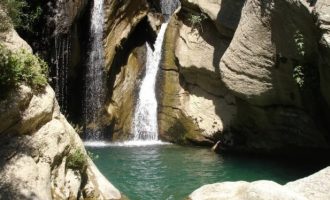 Fshati që është kthyer në atraksion për vendasit e të huajt