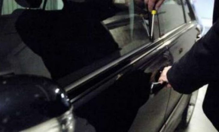 Ia marrin me forcë veturën, 3 të arrestuar në Drenas