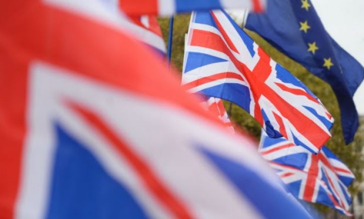 Brukseli i kërkon Londrës të paraqesë një propozim për Brexit