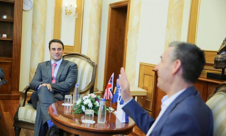 Veseli: Qytetarët të vendosin a duhet vazhduar apo jo partneriteti me ndërkombëtar
