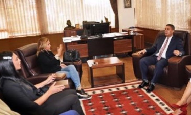 Genta në takim me ministrin e Arsimit – Paralajmëron projekte të reja