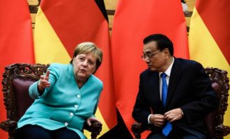 Merkel reagon ashpër: Për shkak të juve ne shkojnë në recesion