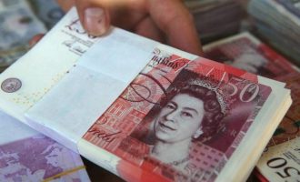 Rimëkëmbet sterlina pas shpresës për një BREXIT me marrëveshje