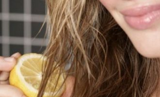 Doni flokë bionde pa përdorur dekolorues? Merrni në plazh vetëm 1 limon dhe ngjyra do të ndryshojë brenda ditës