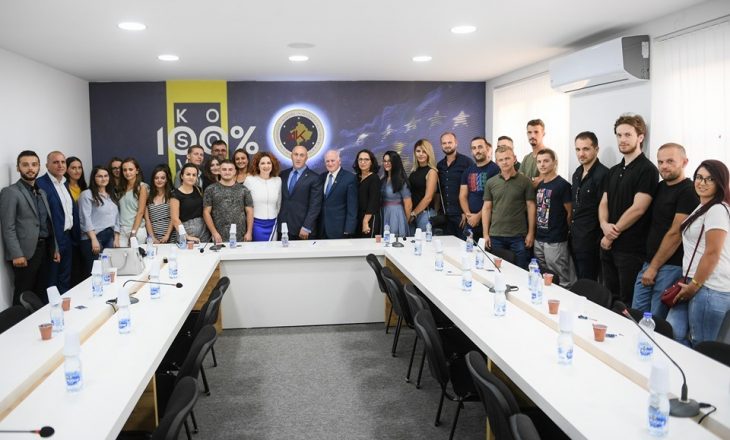 Dhjetëra profesionistë i bashkohen AAK-së, Haradinaj: Jam mirënjohës për besimin