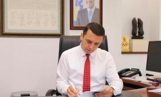 Gashi nënshkruan Rregulloren mbi Punën e Këshillit Drejtues të Institutit Arkeologjik të Kosovës